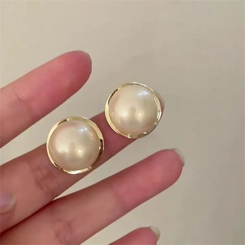 Nouvelles boucles d'oreilles pendantes Coréennes en perles blanches pour femmes, style bohème, rondes dorées, pour mariage, bijoux cadeaux, vente en gros 2024