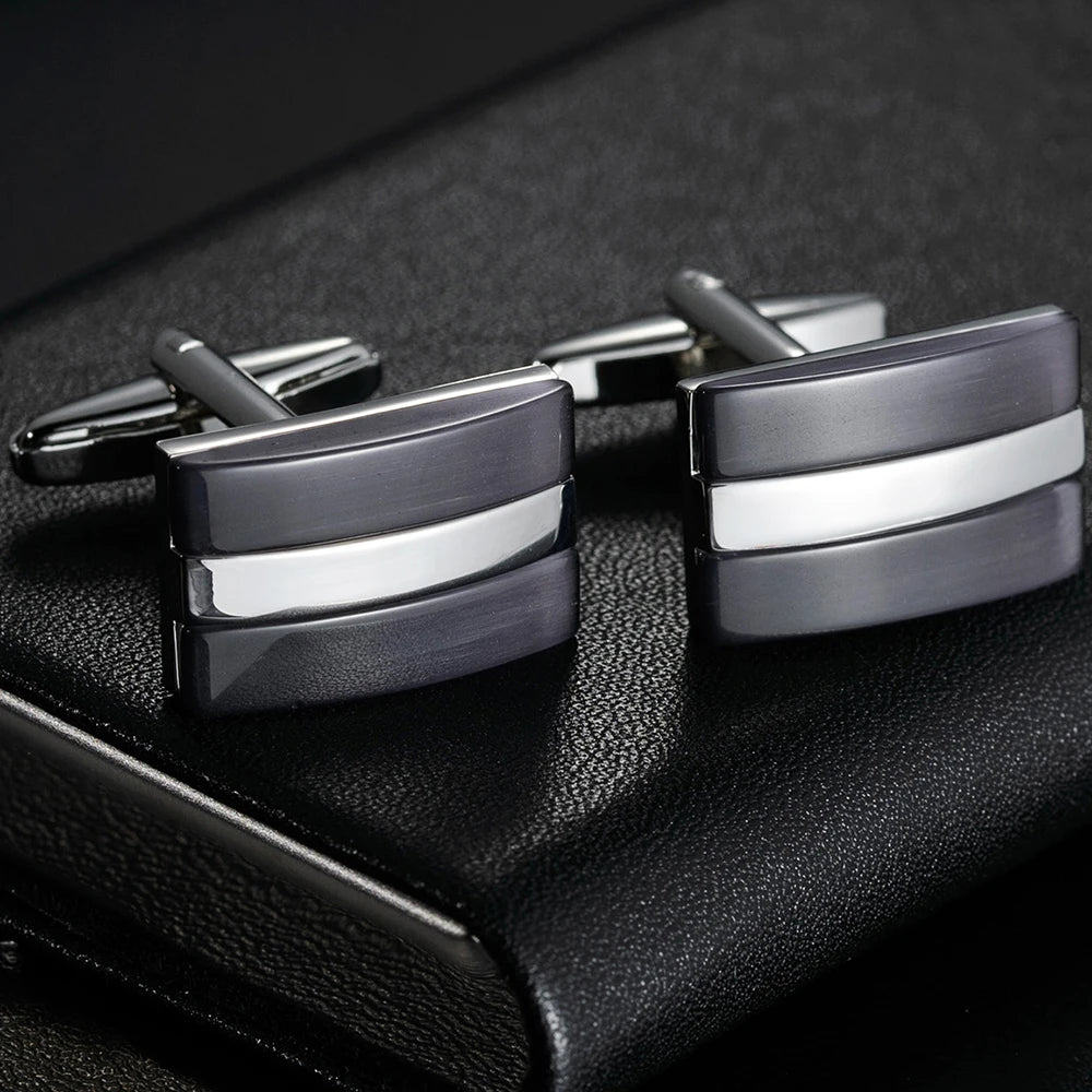 Nouveaux boutons de manchette de luxe légers Chemise française cool pour hommes Cadeau Marié Robe Bouton de manchette de mariage Bijoux gothiques de haute qualité