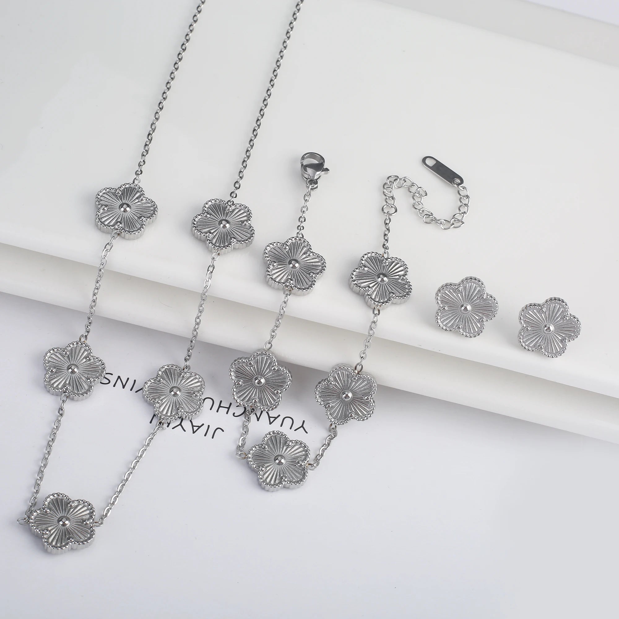 Ensemble de bijoux INS, bracelet trèfle à cinq feuilles en acier inoxydable, collier et boucles d'oreilles pour femme, bijoux de marque à porter au quotidien