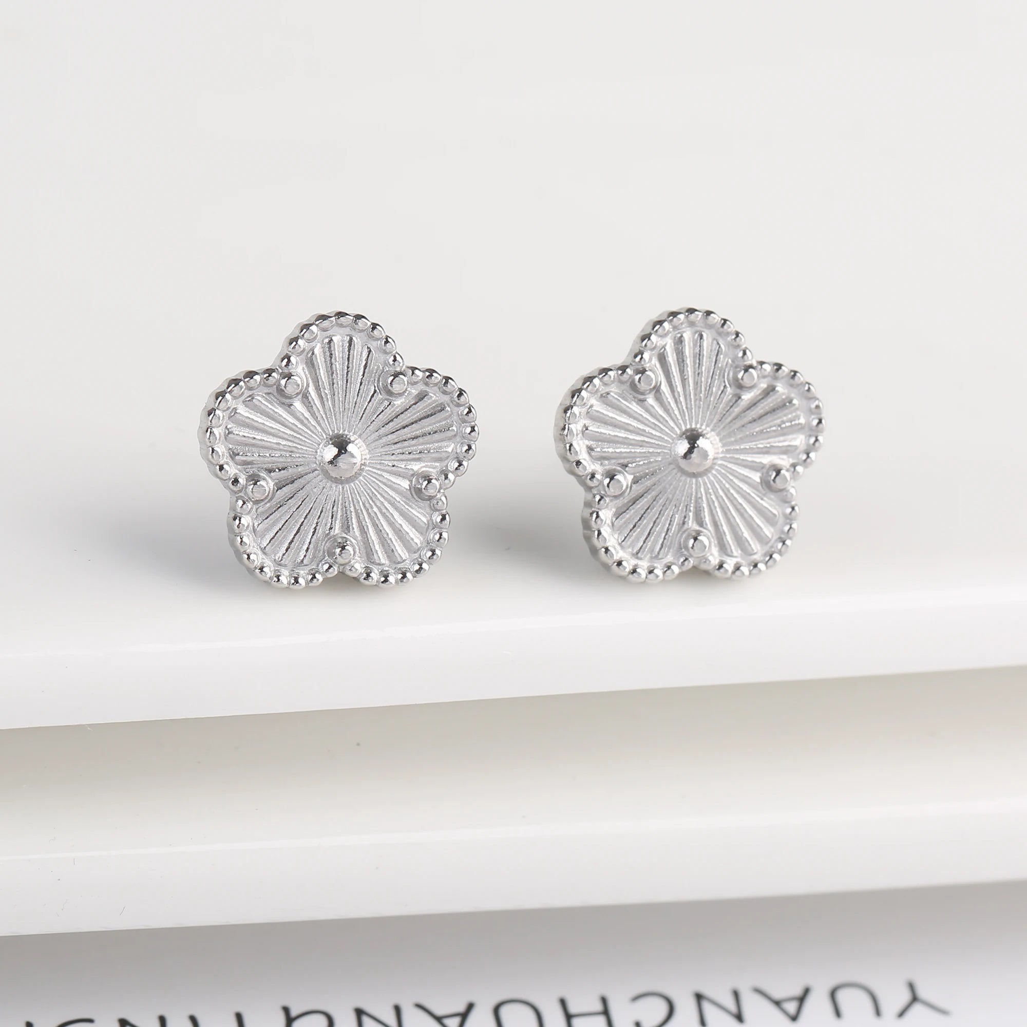 Ensemble de bijoux INS, bracelet trèfle à cinq feuilles en acier inoxydable, collier et boucles d'oreilles pour femme, bijoux de marque à porter au quotidien