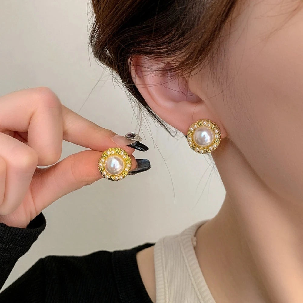 Retro Luxury Gold Color Geometry Trim Edge Imitation Pearl Piercing Stud Earrings for Women Bride Wedding Designer Jewelry Gifts
