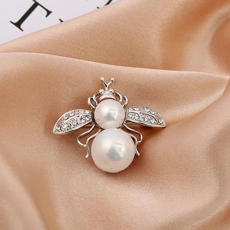 Broches en strass pour femme, Mini abeille mignonne, série d'insectes, à la mode, simples et personnalisées, bijoux pour la livraison directe