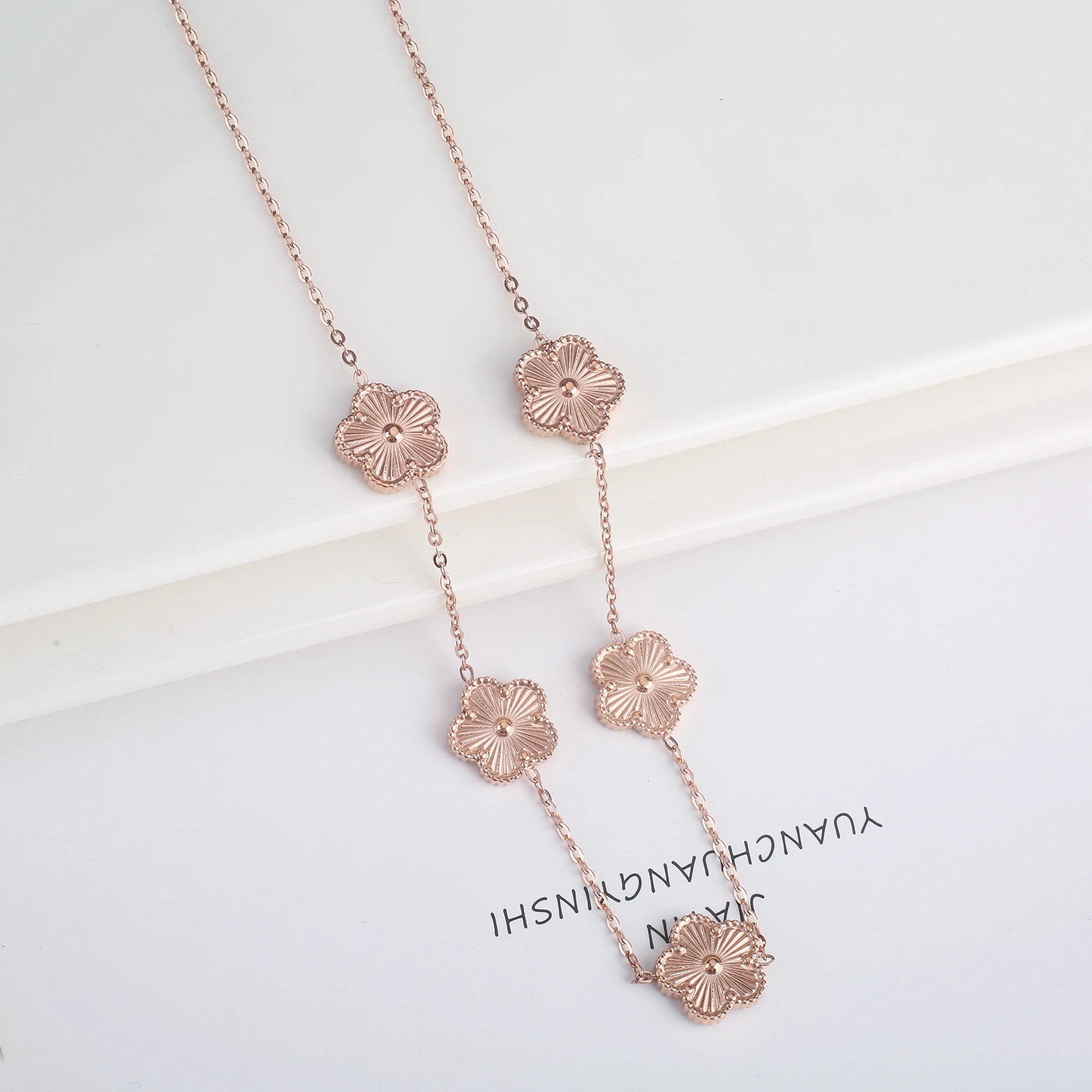 Promotion Chaude Acier Inoxydable Laser Cinq Feuilles Pétale Réglable Trèfle Bracelet Classique pour Femme Fille Bijoux de Marque Cadeau de Fête