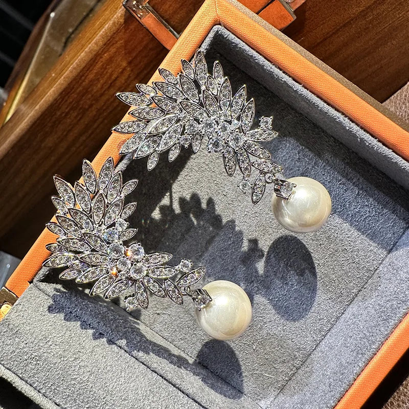 Huitan Magnifiques Boucles d'Oreilles Pendantes Imitation Perle Feuilles pour Femme, Bijoux Élégants de Tempérament pour Fête de Mariage